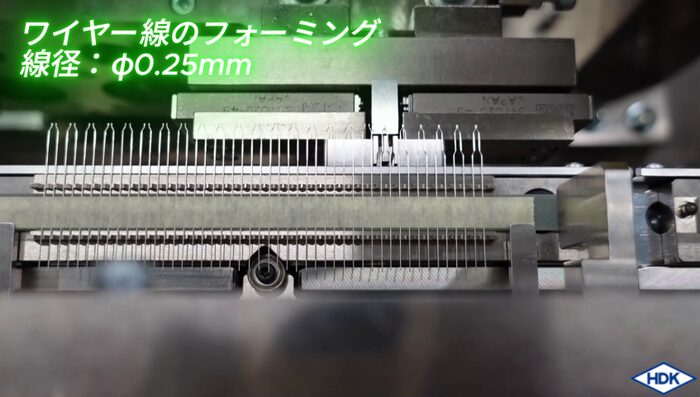 ワイヤー線の定寸カット・治具挿入・フォーミング｜北陸精機の装置機構事例