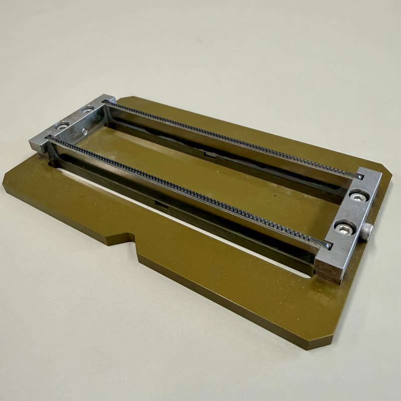 短冊状基板 搬送治具2｜北陸精機の部品加工・治具設計事例